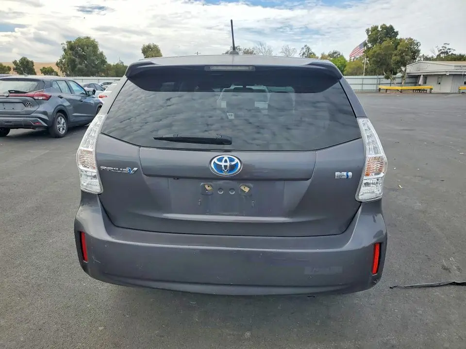 2014 TOYOTA PRIUS V THREE  