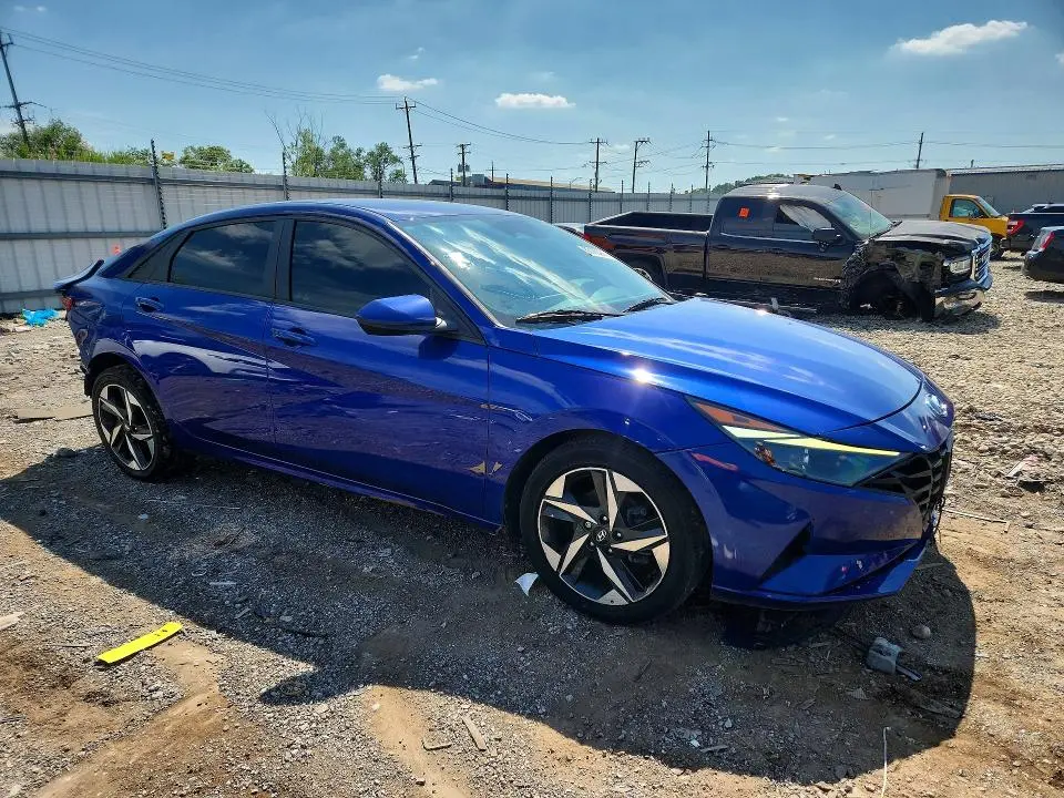 2023 HYUNDAI ELANTRA SEL  