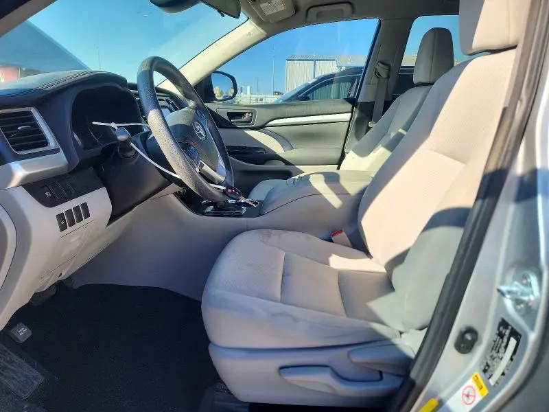 2017 TOYOTA HIGHLANDER LE  