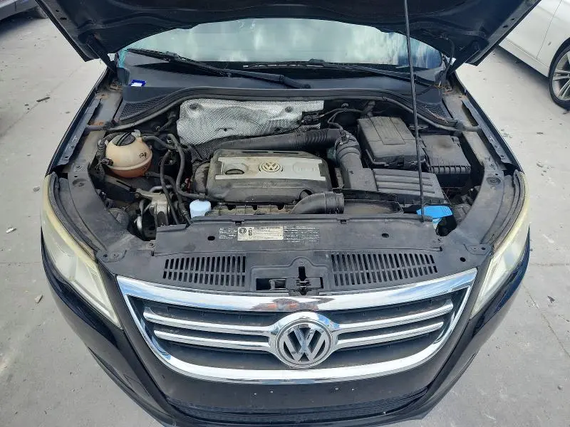 2010 VOLKSWAGEN TIGUAN S  