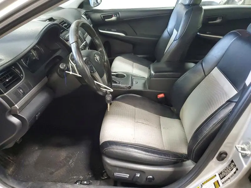 2014 TOYOTA CAMRY SE  