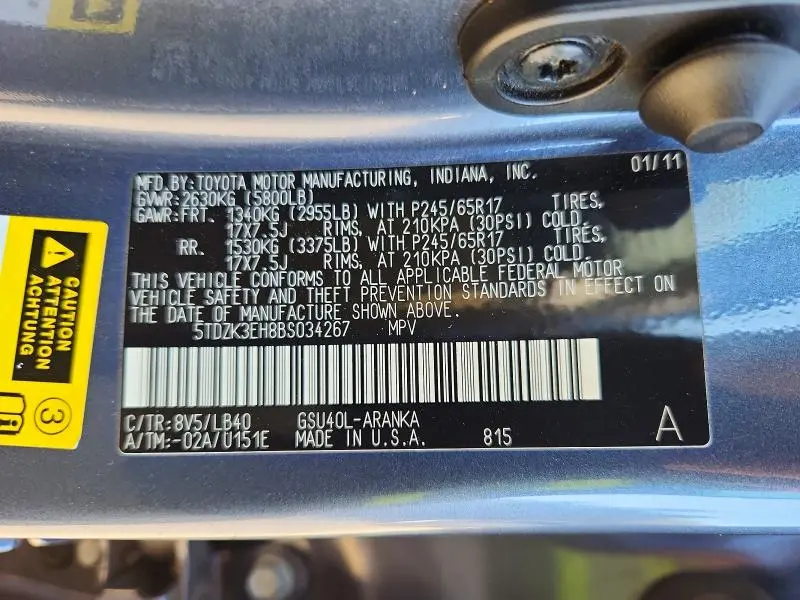 2011 TOYOTA HIGHLANDER SE  