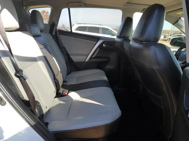 2017 TOYOTA RAV4 HV LE  