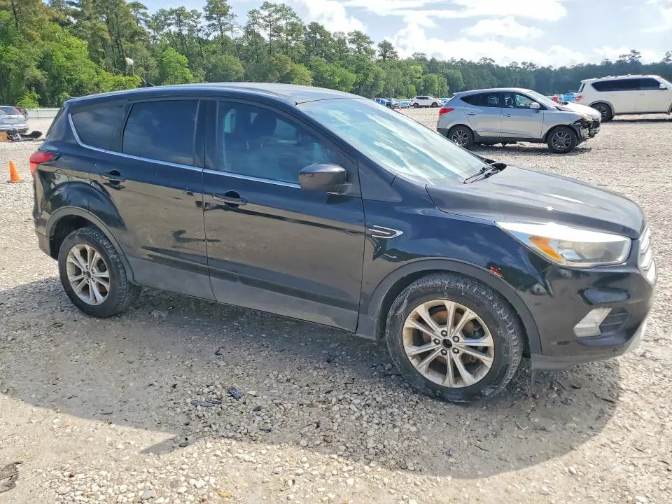 2019 FORD ESCAPE SE  