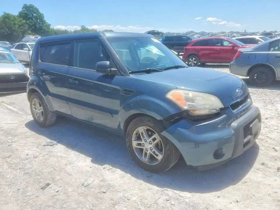 2011 KIA SOUL +  