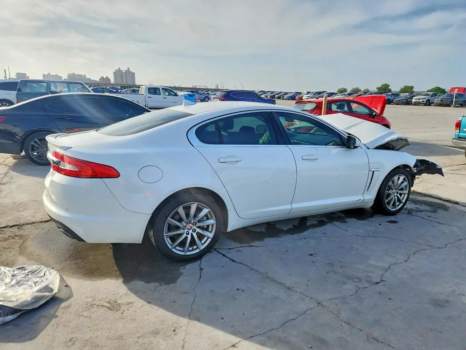 2014 JAGUAR XF   