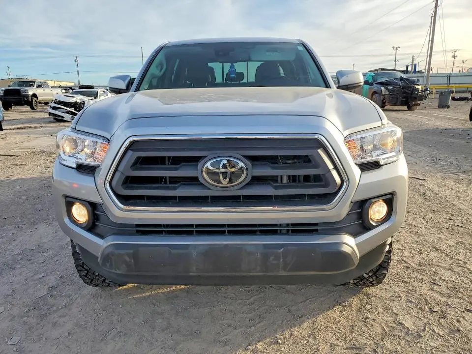 2022 TOYOTA TACOMA SR5 V6  