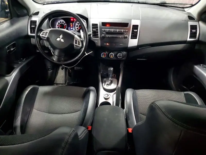 2010 MITSUBISHI OUTLANDER SE  