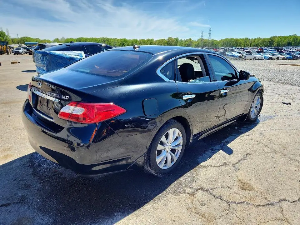 2011 INFINITI M37 BASE  