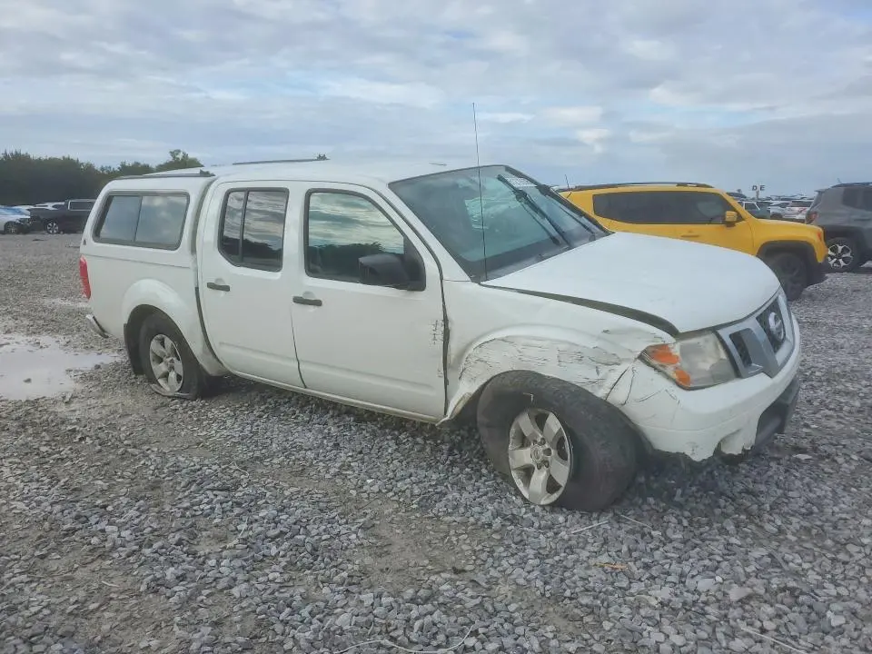 2013 NISSAN FRONTIER S  