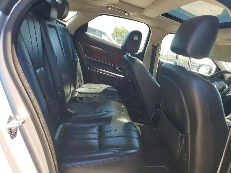 2012 JAGUAR XJ   