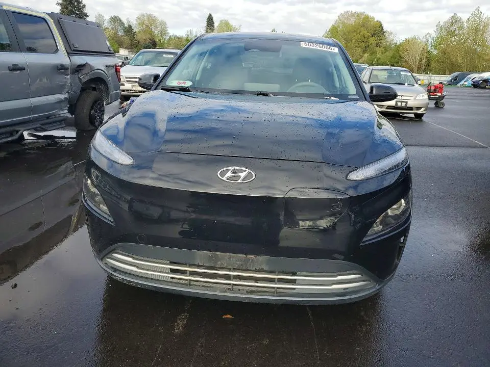 2023 HYUNDAI KONA SE  