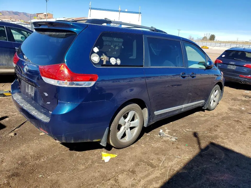 2012 TOYOTA SIENNA LE 8-PASSENGER  
