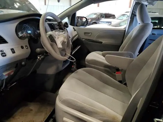 2011 TOYOTA SIENNA LE  