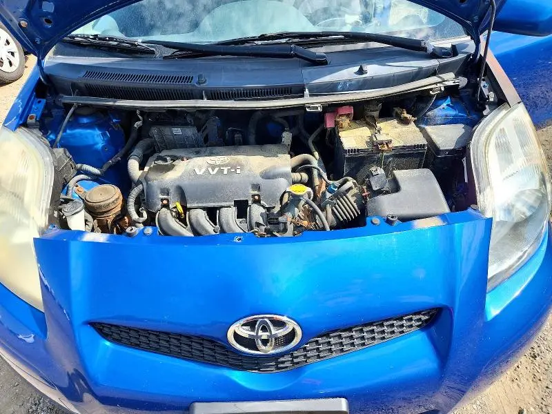 2010 TOYOTA YARIS BASE  