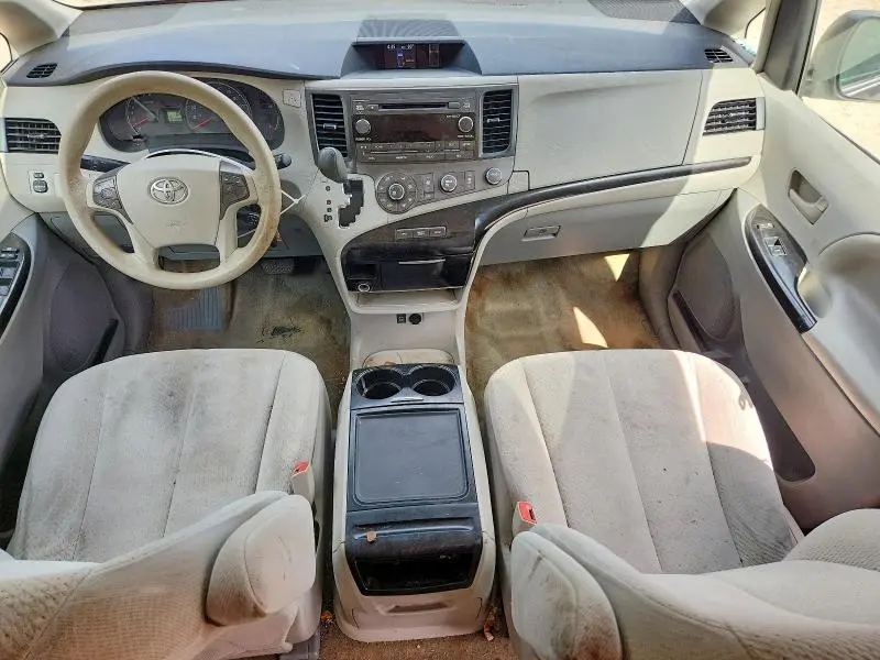 2012 TOYOTA SIENNA LE  