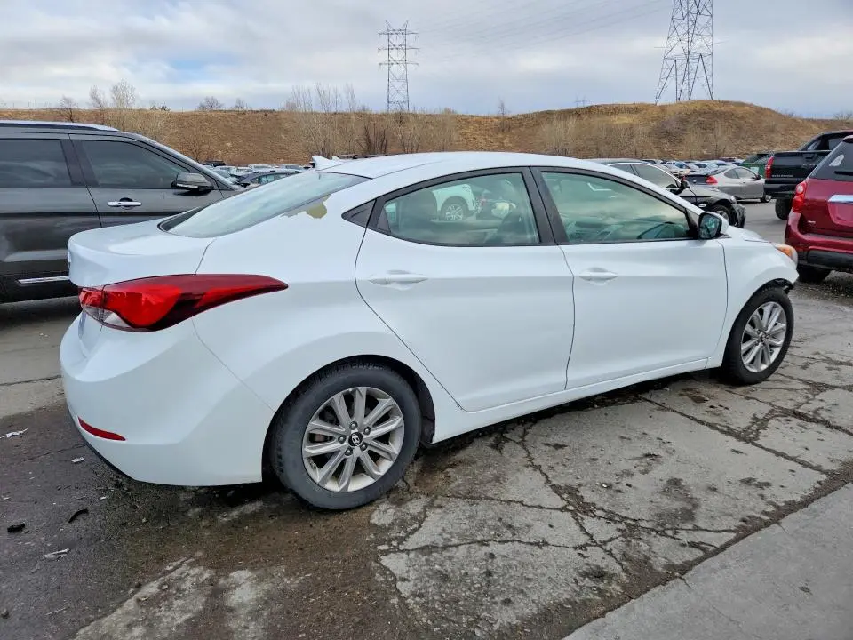 2015 HYUNDAI ELANTRA SE  