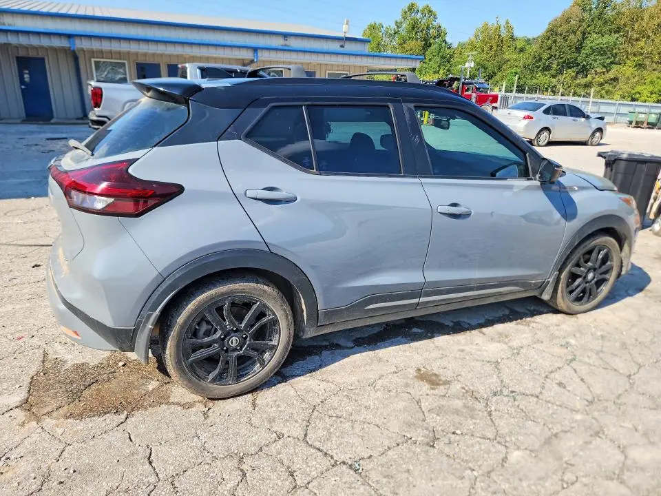 2021 NISSAN KICKS SR  