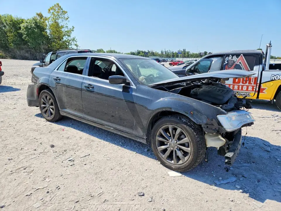 2015 CHRYSLER 300 LIMITED  