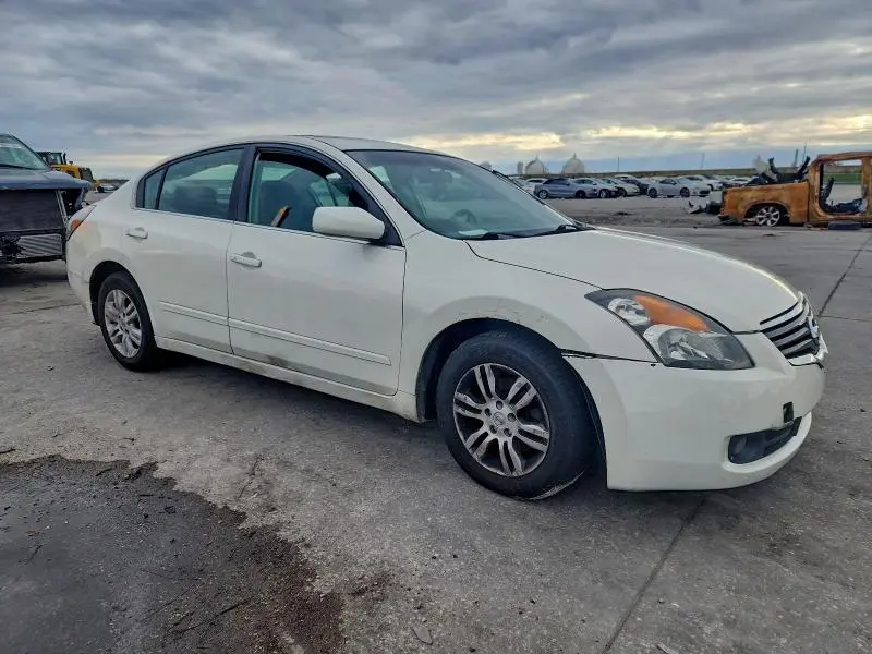 2010 NISSAN ALTIMA BASE  