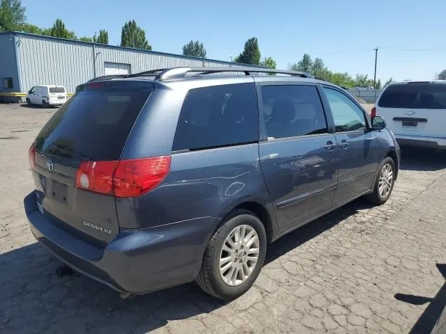 2010 TOYOTA SIENNA XLE