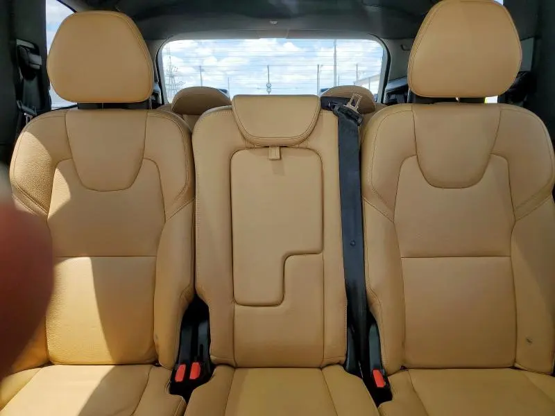 2016 VOLVO XC90 T6  