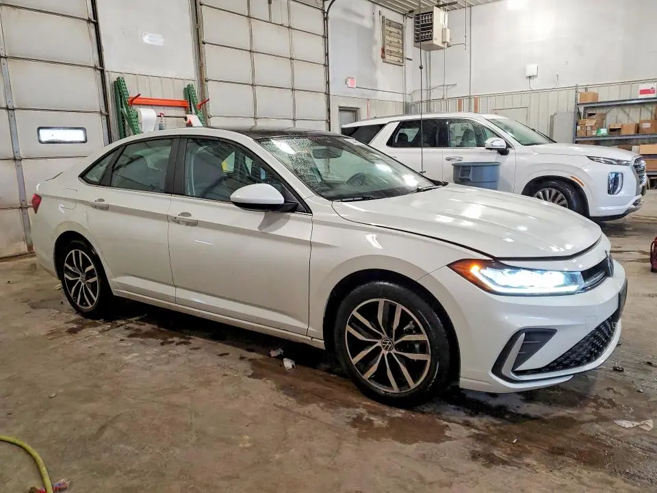 2025 VOLKSWAGEN JETTA SE  