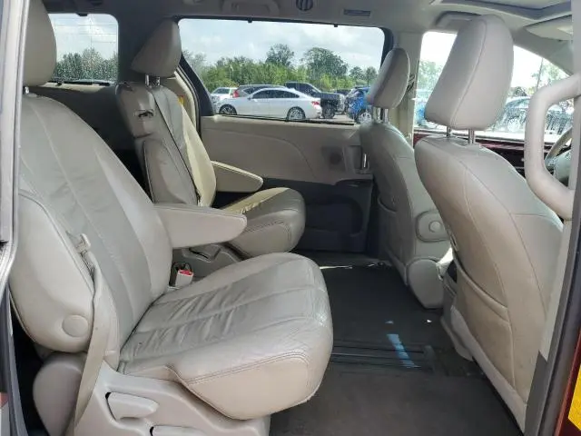 2012 TOYOTA SIENNA XLE  