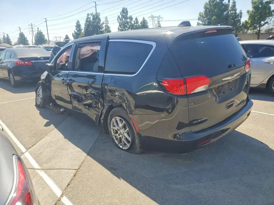 2023 CHRYSLER VOYAGER LX  