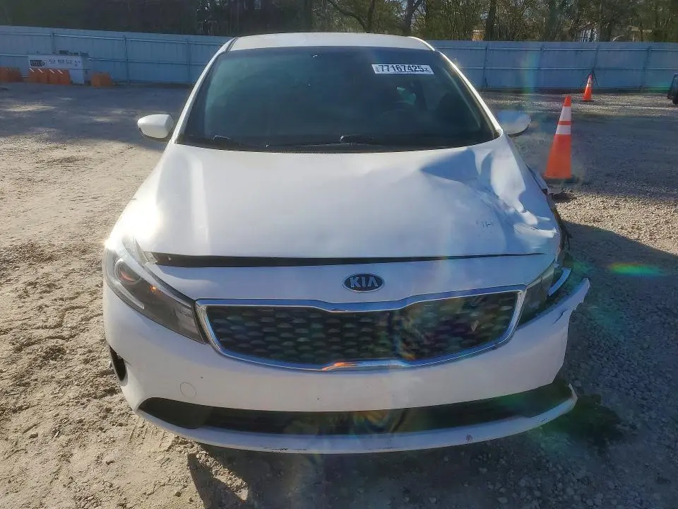 2017 KIA FORTE LX  