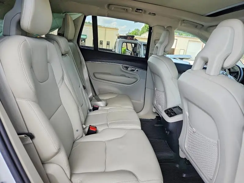 2020 VOLVO XC90 T6 MOMENTUM  