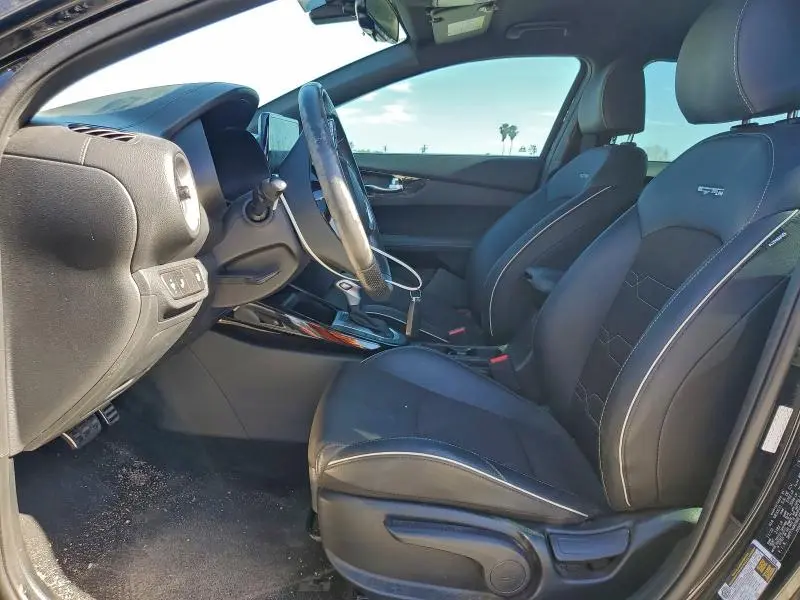 2024 KIA FORTE GT LINE  