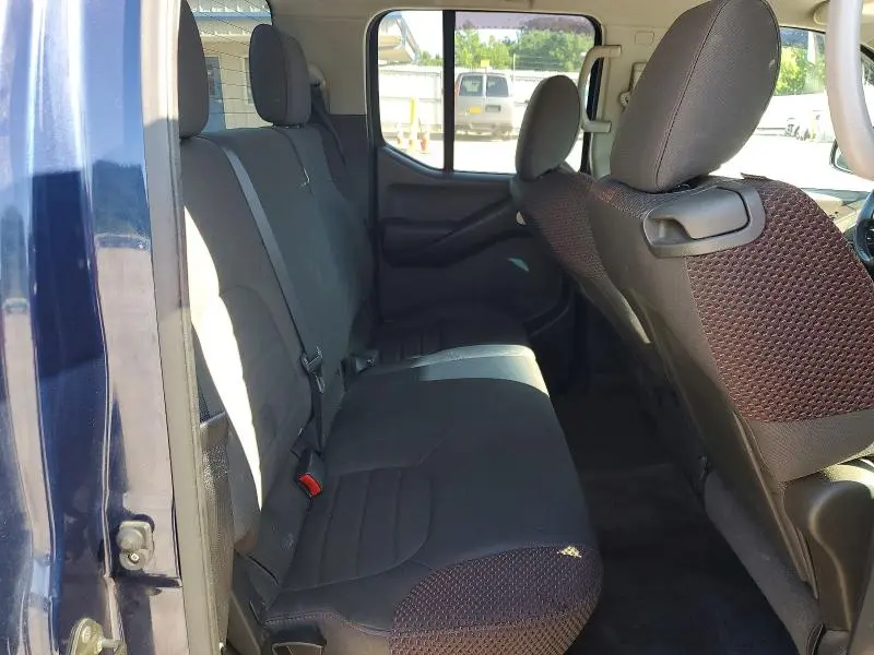 2011 NISSAN FRONTIER S  