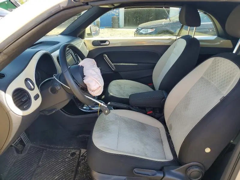 2019 VOLKSWAGEN BEETLE S  