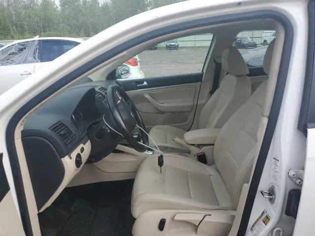 2010 VOLKSWAGEN JETTA SE  