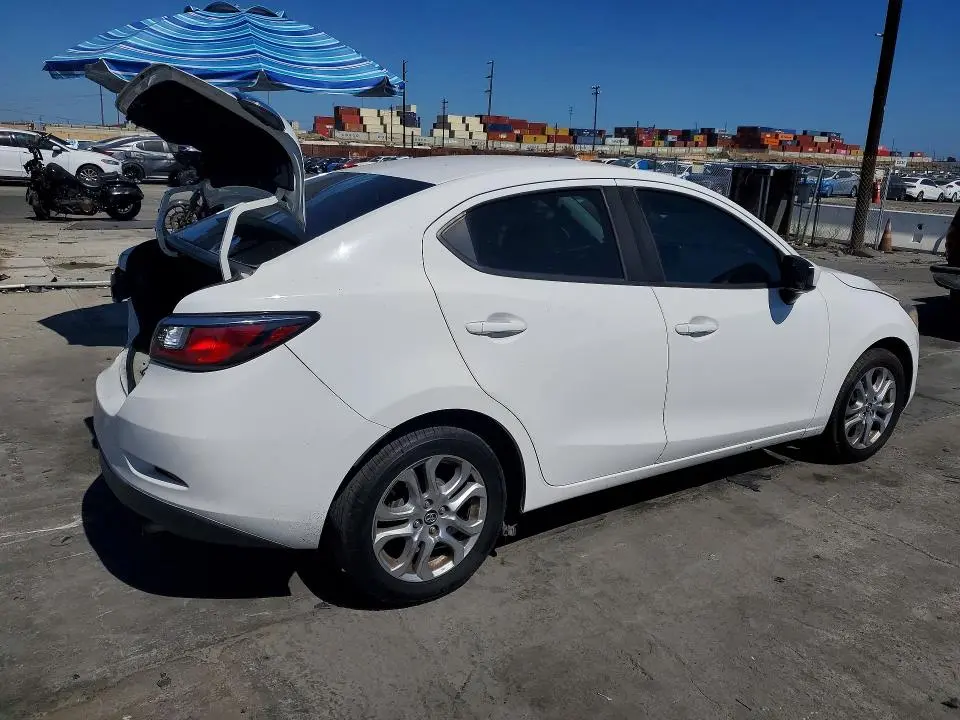 2017 TOYOTA YARIS IA BASE  