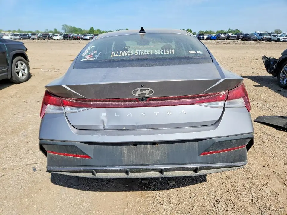2024 HYUNDAI ELANTRA SEL  