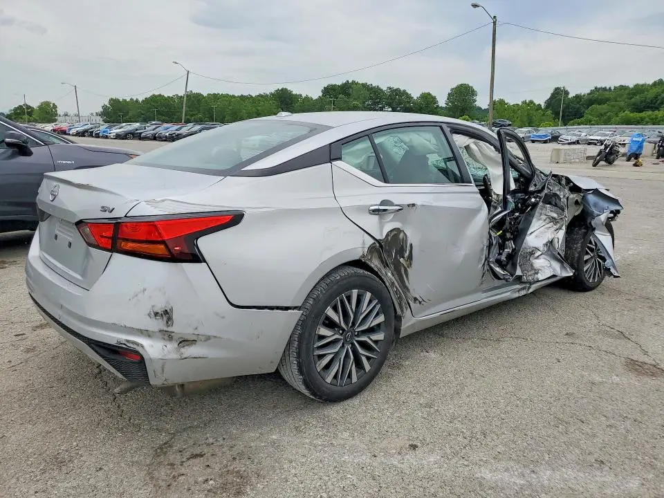 2024 NISSAN ALTIMA SV  