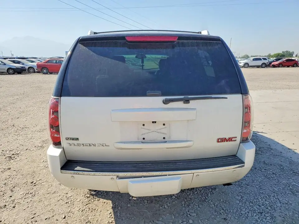 2011 GMC YUKON XL DENALI  