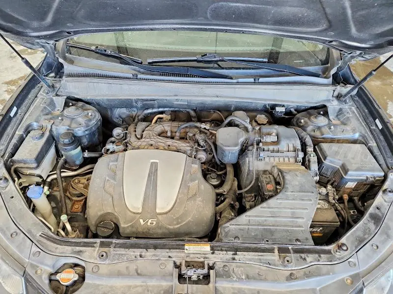 2011 HYUNDAI SANTA FE SE  