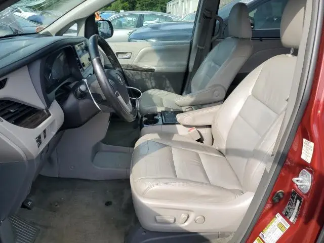 2016 TOYOTA SIENNA XLE