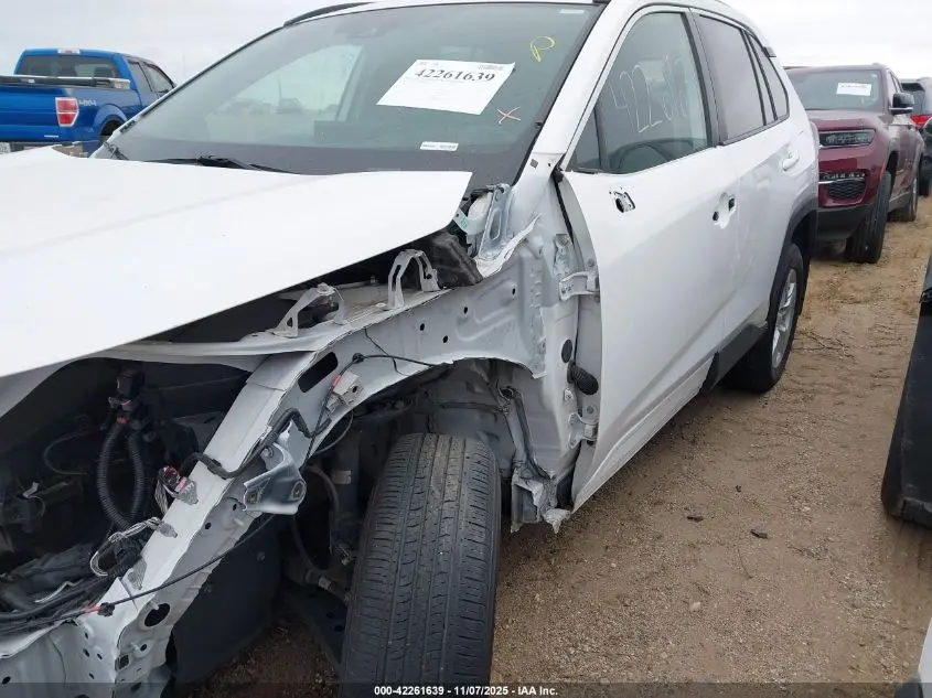 2021 TOYOTA RAV4 XLE