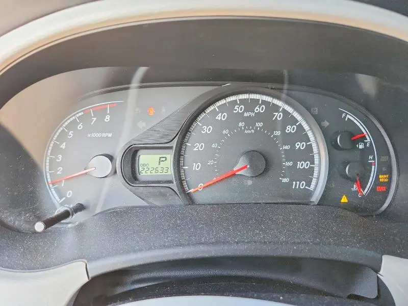 2011 TOYOTA SIENNA LE  