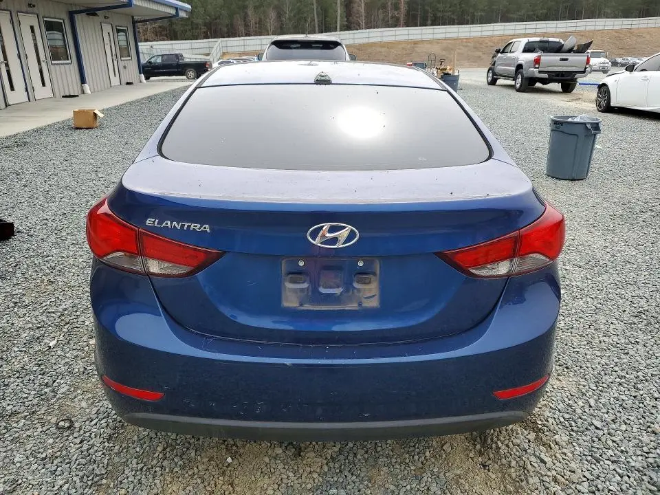 2016 HYUNDAI ELANTRA SE  