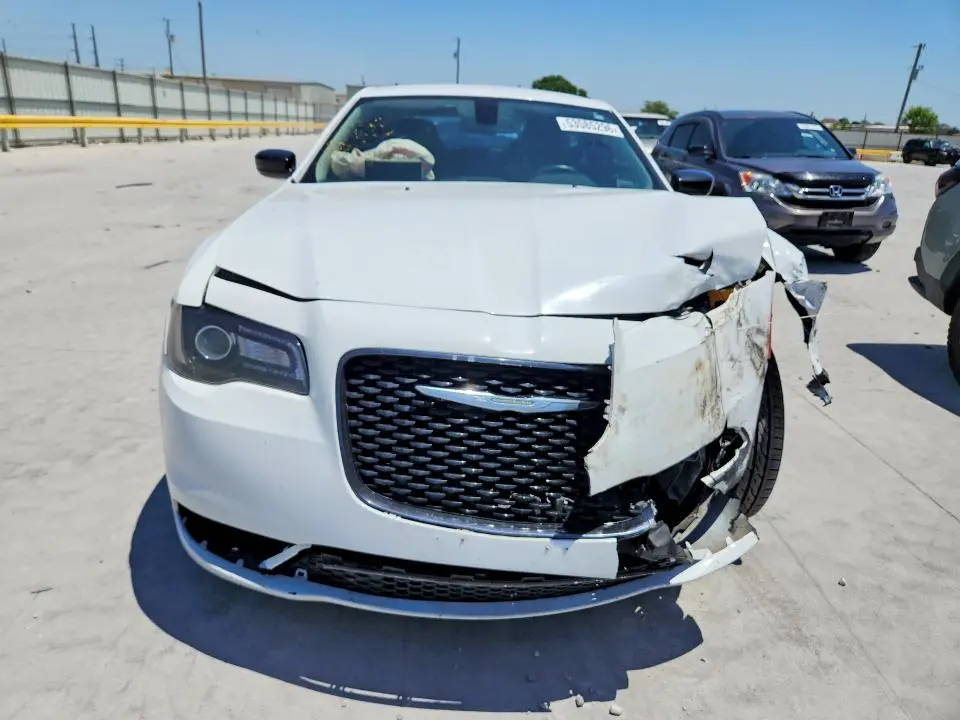 2019 CHRYSLER 300 TOURING  