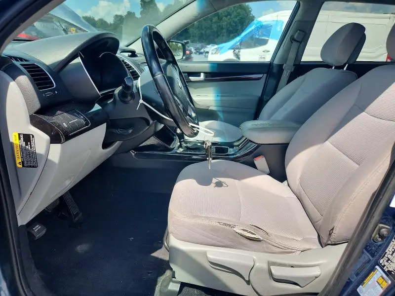 2014 KIA SORENTO LX  