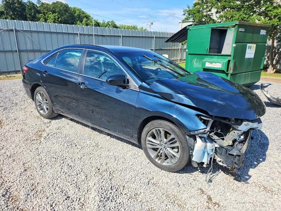 2017 TOYOTA CAMRY SE  