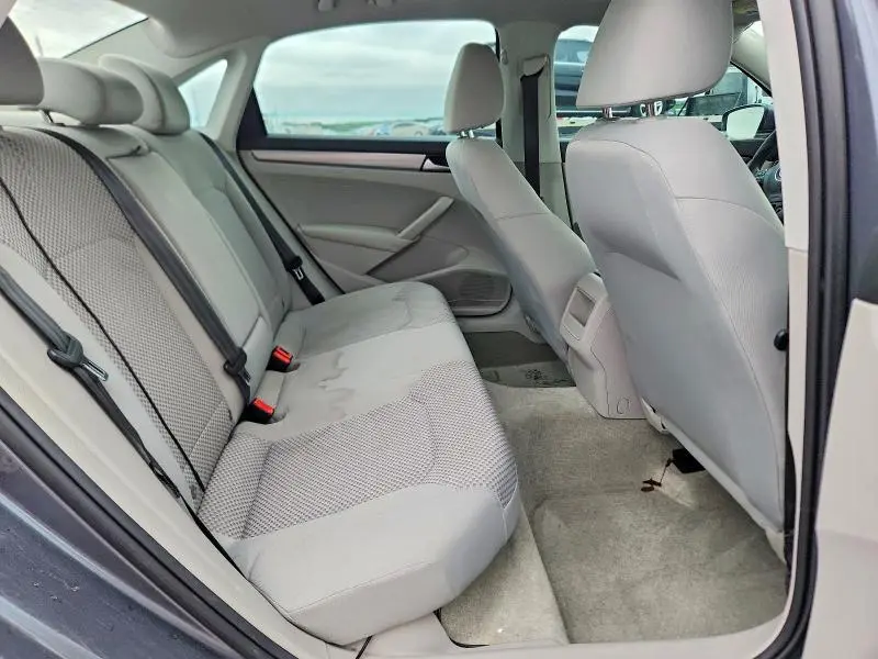2015 VOLKSWAGEN PASSAT S  