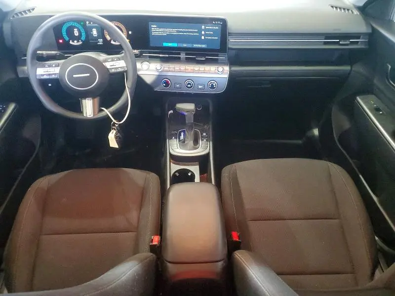 2025 HYUNDAI KONA SE  