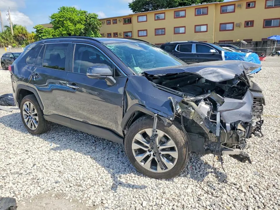 2022 TOYOTA RAV4 LIMITED  